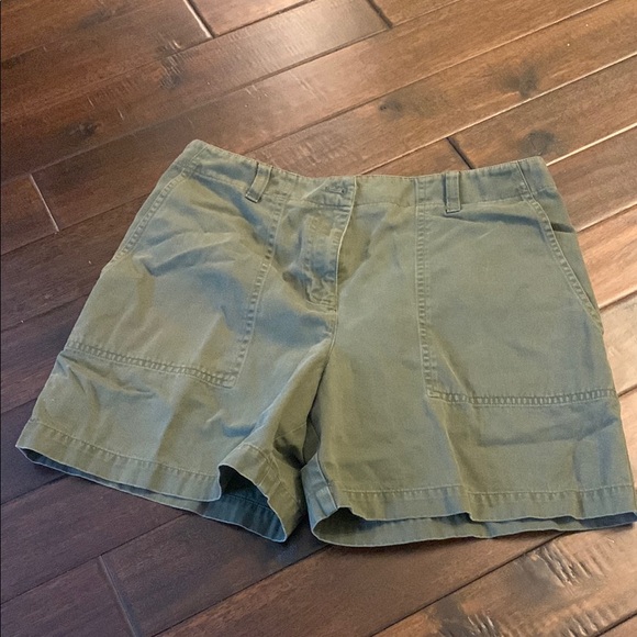 Jones New York Pants - Jones New York Green Shorts All Cotton with pockets size 12 Petite